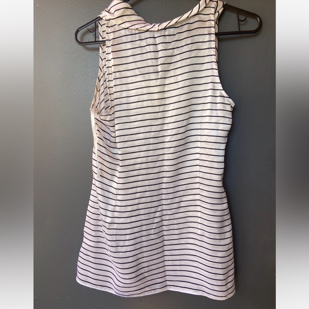 White House Black Market sleeveless silk blouse size XS - Picture 2 of 4